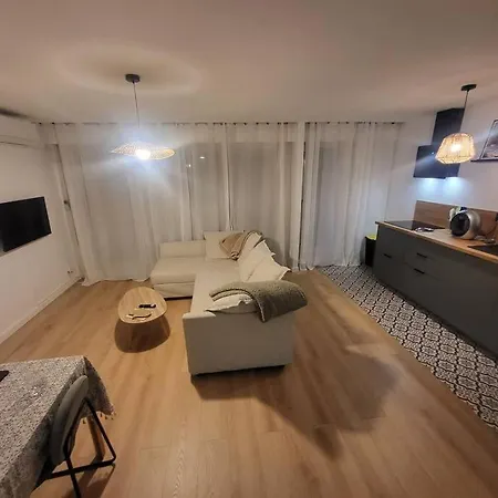 A Juan 6 Couchages Αντίμπ